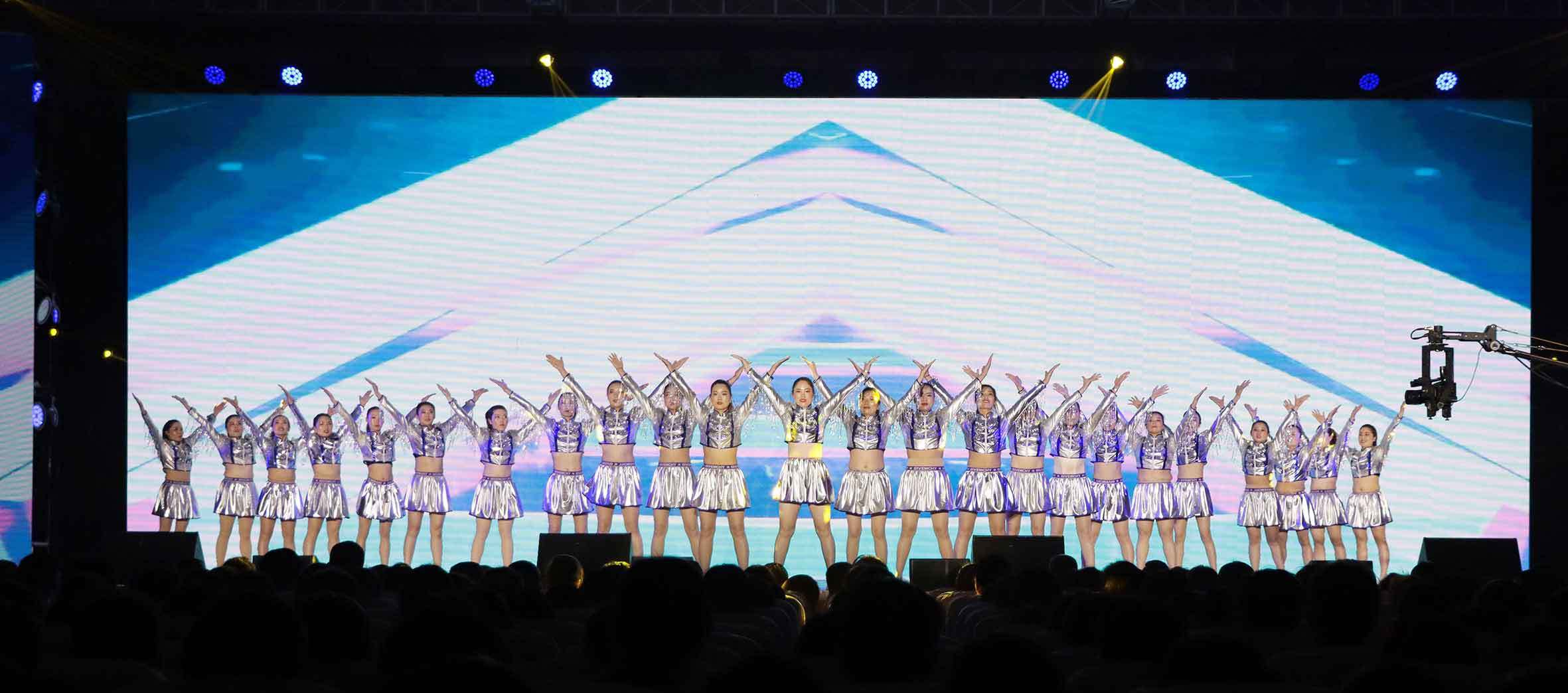 “同舟共濟謀發(fā)展，中和共赢創未來”——建業百貨二十周年慶典